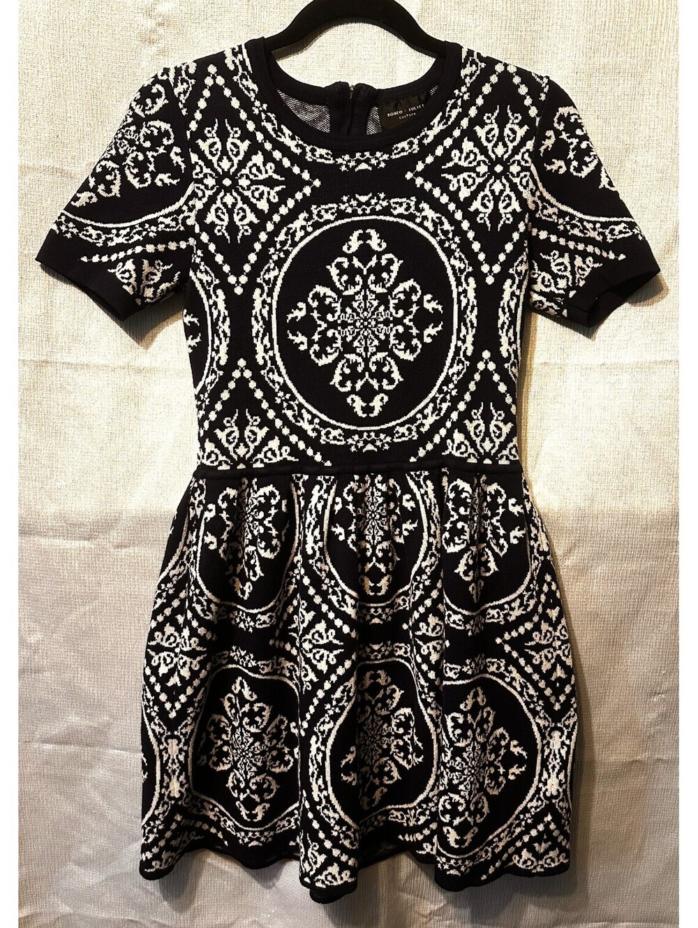 Romeo & Juliet Couture Patterned Knit Dress Size S